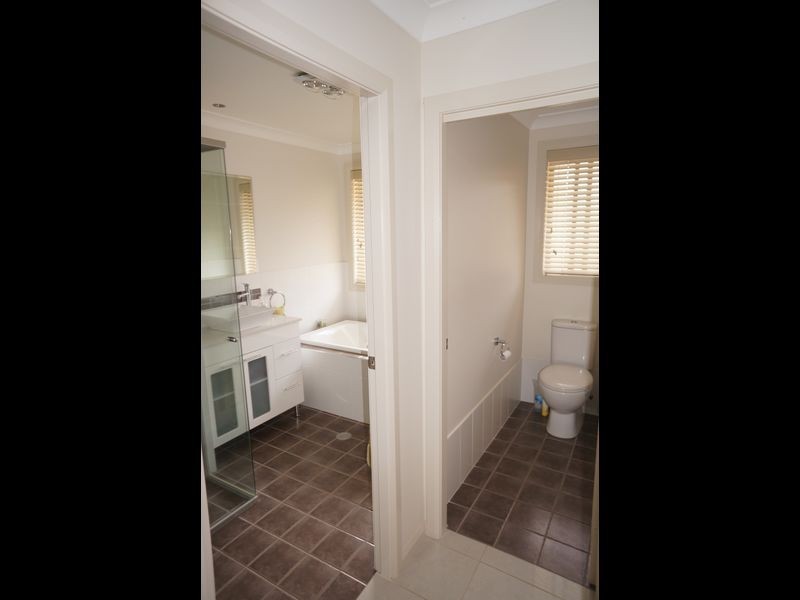 37 Albatross Way, Old Bar NSW 2430