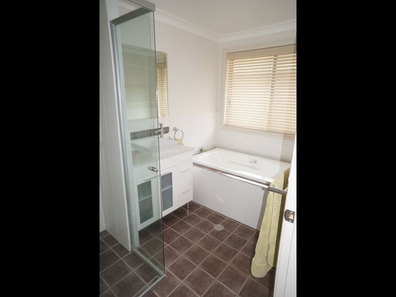37 Albatross Way, Old Bar NSW 2430