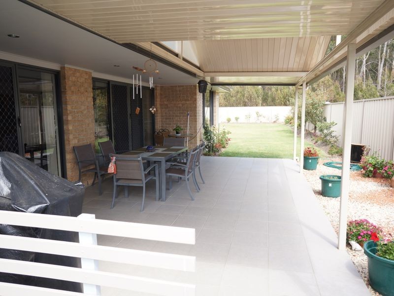 37 Albatross Way, Old Bar NSW 2430