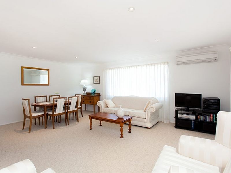 24 George Street, Old Bar NSW 2430