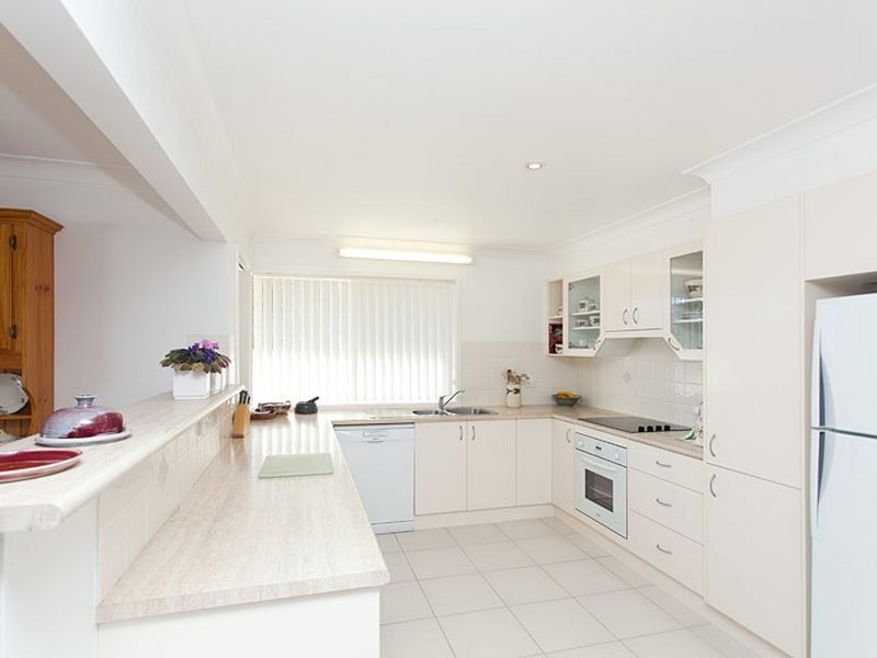 24 George Street, Old Bar NSW 2430