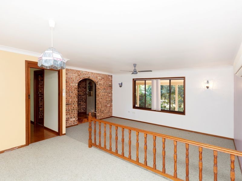 128 Old Bar Road, Old Bar NSW 2430