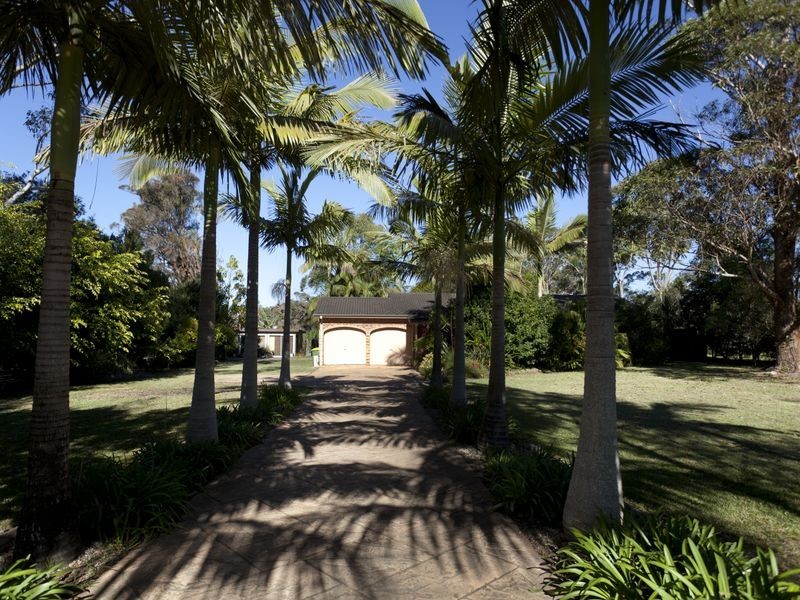 128 Old Bar Road, Old Bar NSW 2430