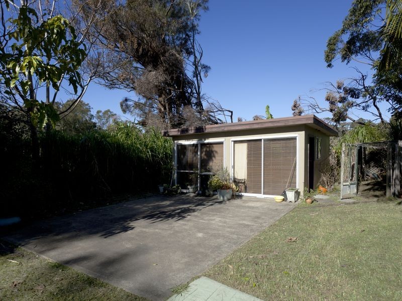 128 Old Bar Road, Old Bar NSW 2430