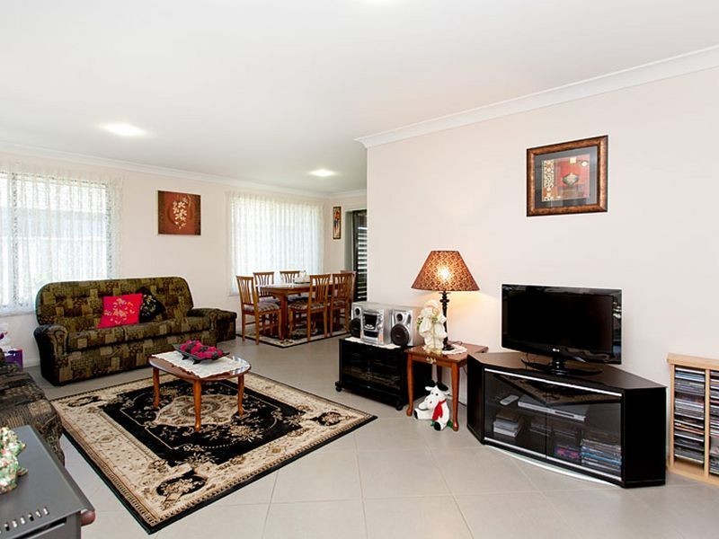 28 Albatross Way, Old Bar NSW 2430