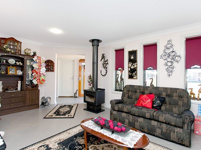 28 Albatross Way, Old Bar NSW 2430