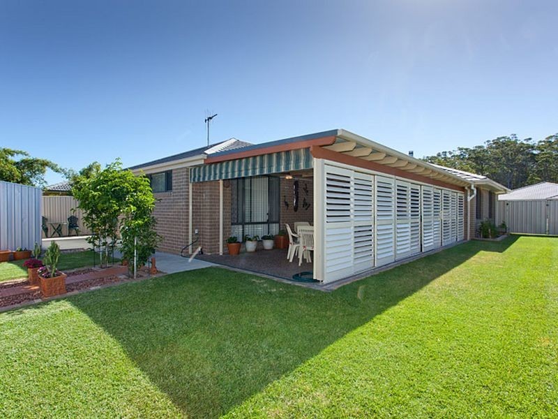 28 Albatross Way, Old Bar NSW 2430
