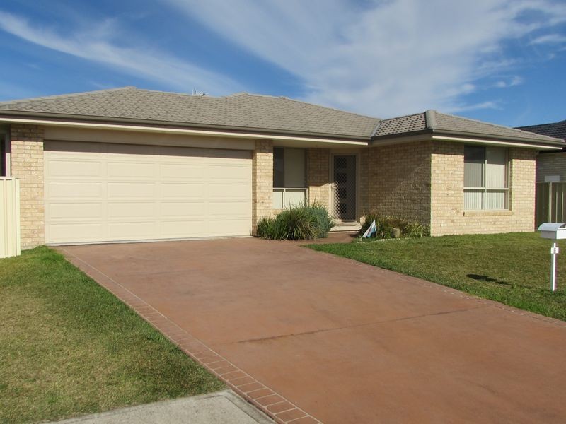 6 Albatross Way, Old Bar NSW 2430