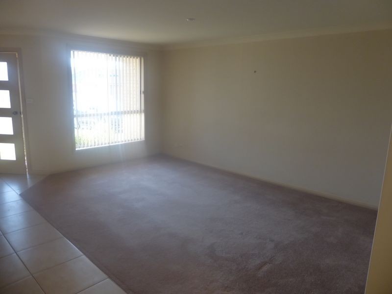 6 Albatross Way, Old Bar NSW 2430