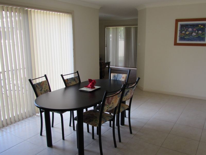 6 Albatross Way, Old Bar NSW 2430
