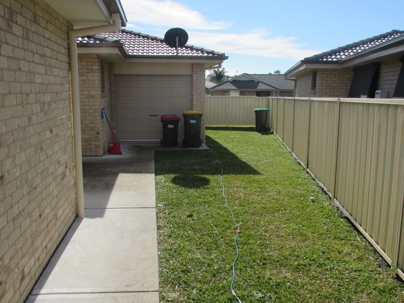 6 Albatross Way, Old Bar NSW 2430