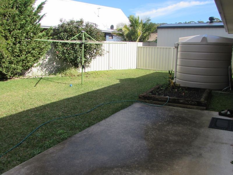 6 Albatross Way, Old Bar NSW 2430