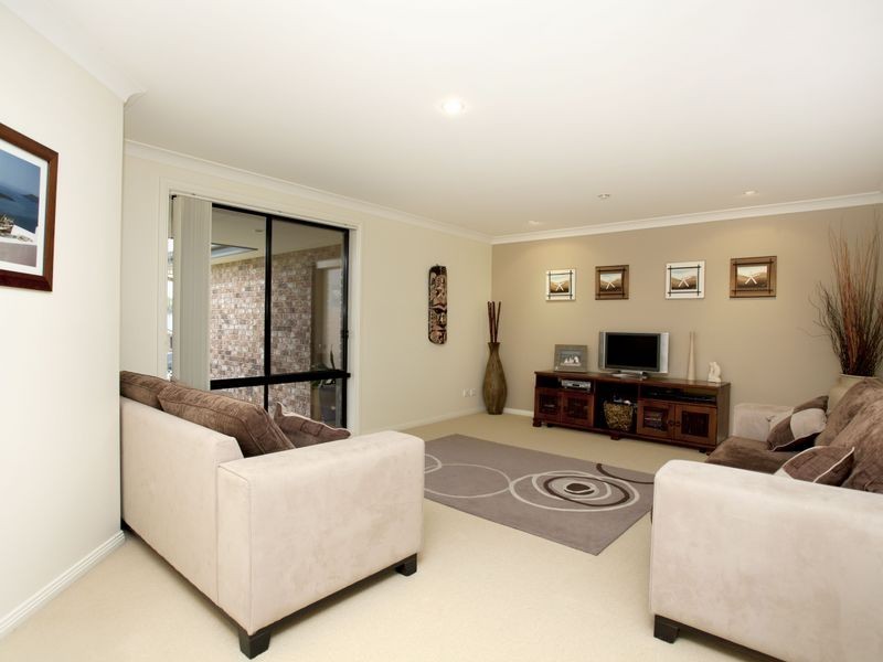 15 Surfsound Avenue, Wallabi Point NSW 2430