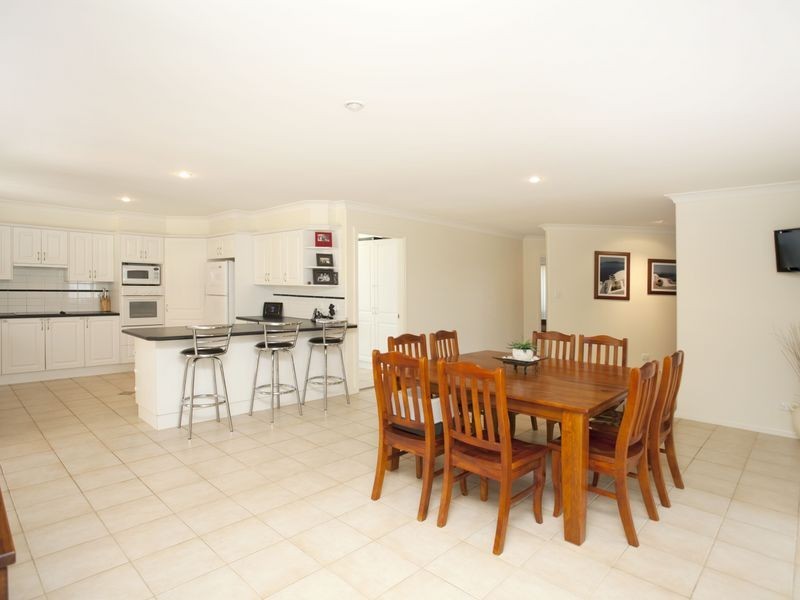 15 Surfsound Avenue, Wallabi Point NSW 2430