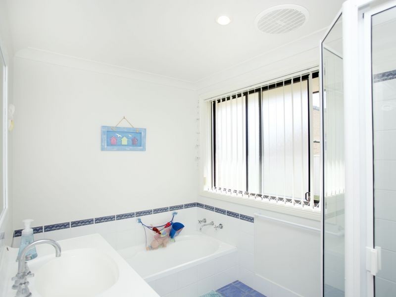 15 Surfsound Avenue, Wallabi Point NSW 2430