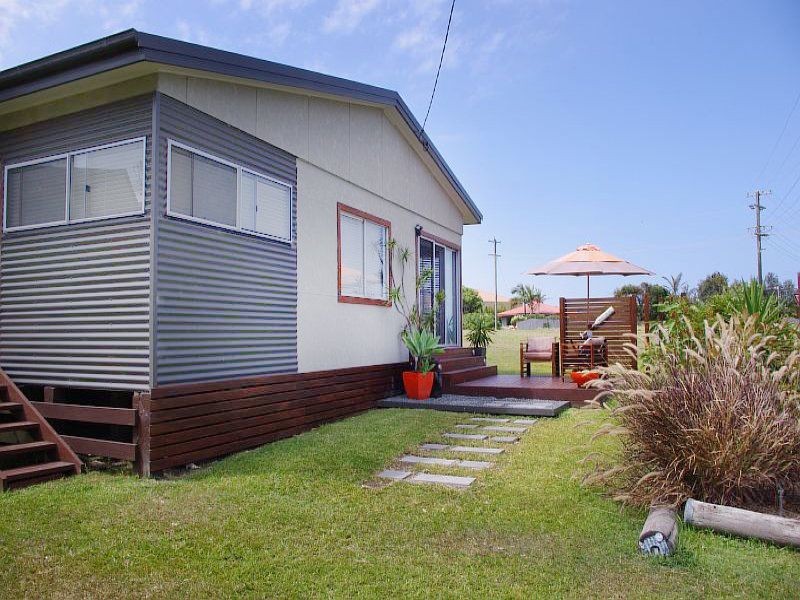 5 Pacific Street, Wallabi Point NSW 2430