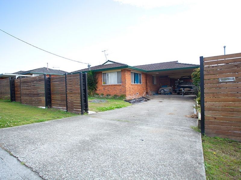 11 McLaughlin Ave, Taree NSW 2430