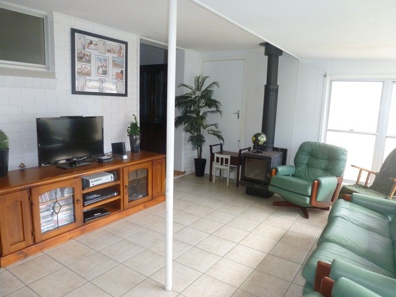 8 Waterman Street, Old Bar NSW 2430