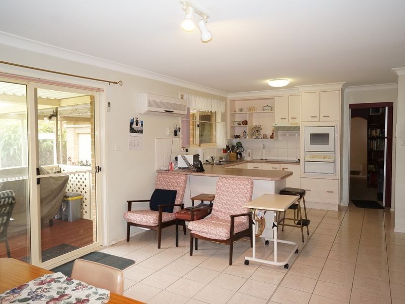 49 Molong Road, Old Bar NSW 2430