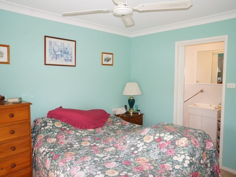 49 Molong Road, Old Bar NSW 2430