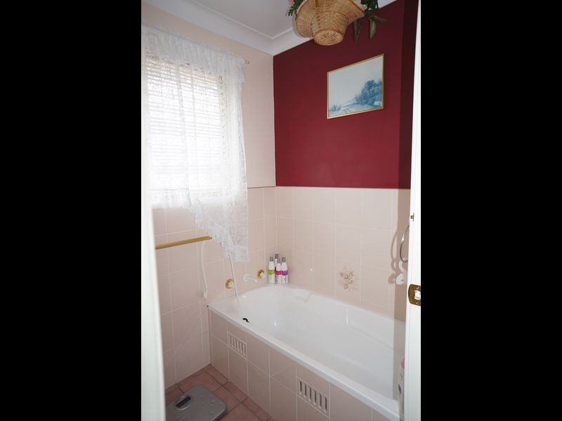 49 Molong Road, Old Bar NSW 2430