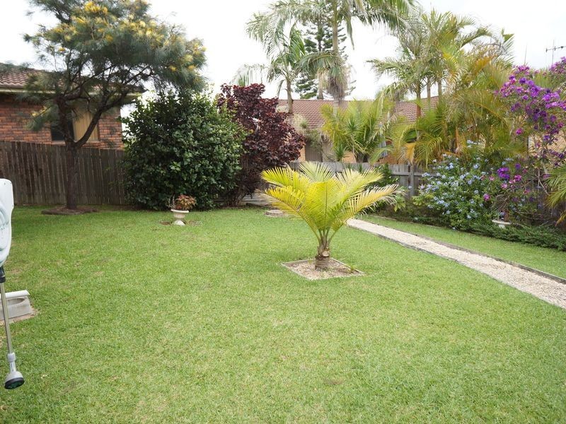 49 Molong Road, Old Bar NSW 2430