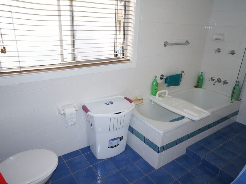 28 Hinten Cres, Taree NSW 2430