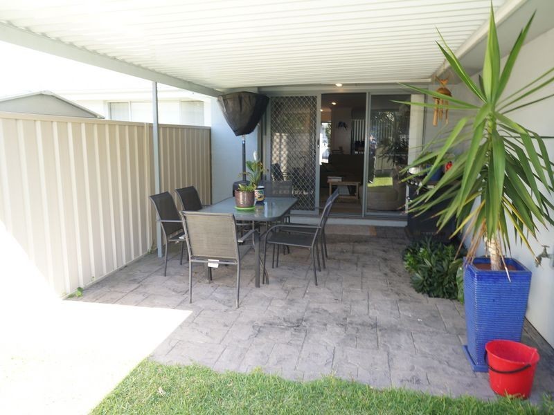 4/26-28 Ivy Cres, Old Bar NSW 2430