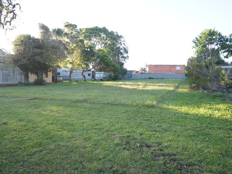 7 Connell Street, Old Bar NSW 2430
