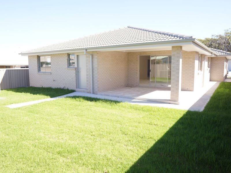 50 Albatross Way, Old Bar NSW 2430