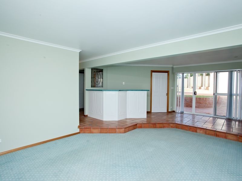 44 Molong Road, Old Bar NSW 2430