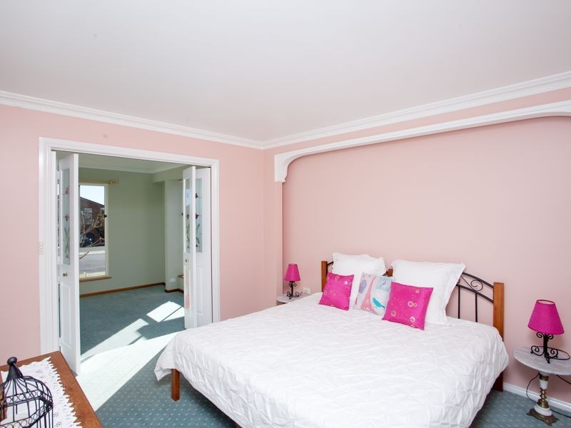 44 Molong Road, Old Bar NSW 2430