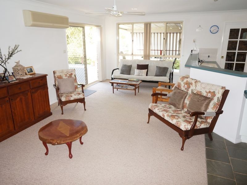 32 Carrabeen Drive, Old Bar NSW 2430