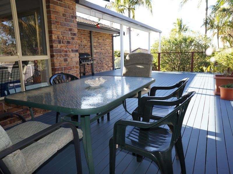 32 Carrabeen Drive, Old Bar NSW 2430