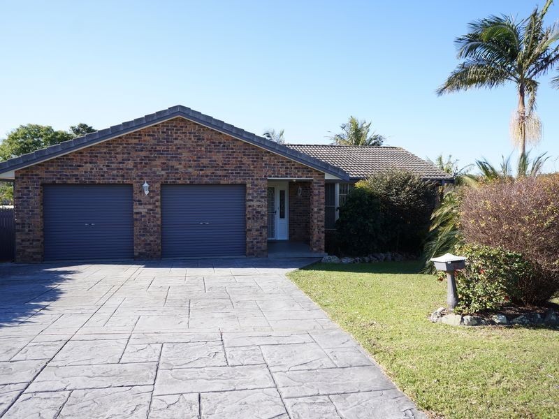 32 Carrabeen Drive, Old Bar NSW 2430