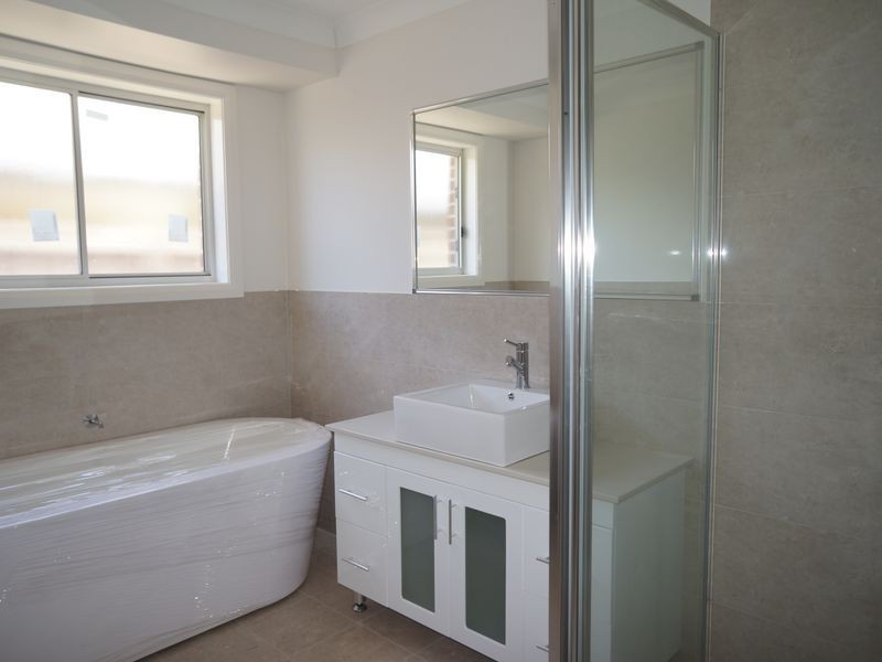 63 Albatross Way, Old Bar NSW 2430