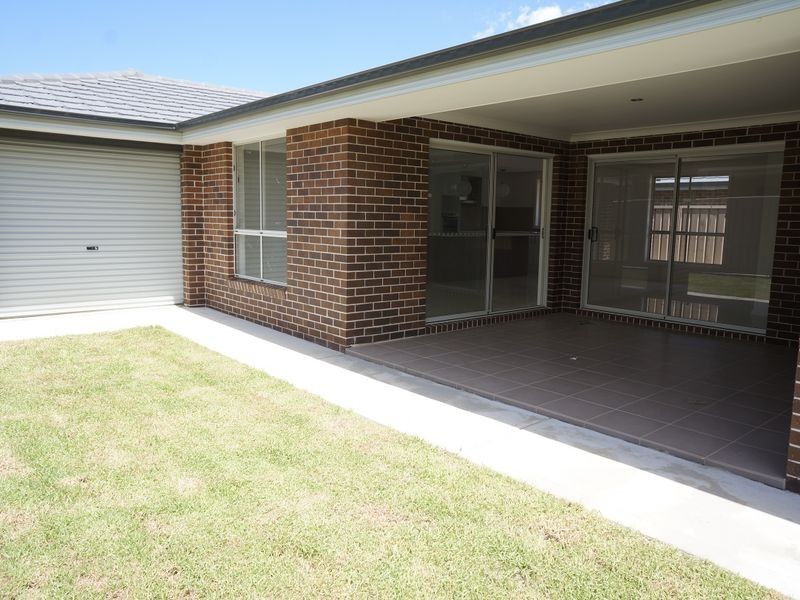 63 Albatross Way, Old Bar NSW 2430