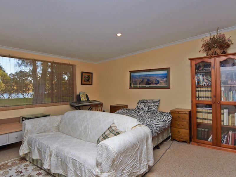 24 Cowans Lane, Oxley Island NSW 2430