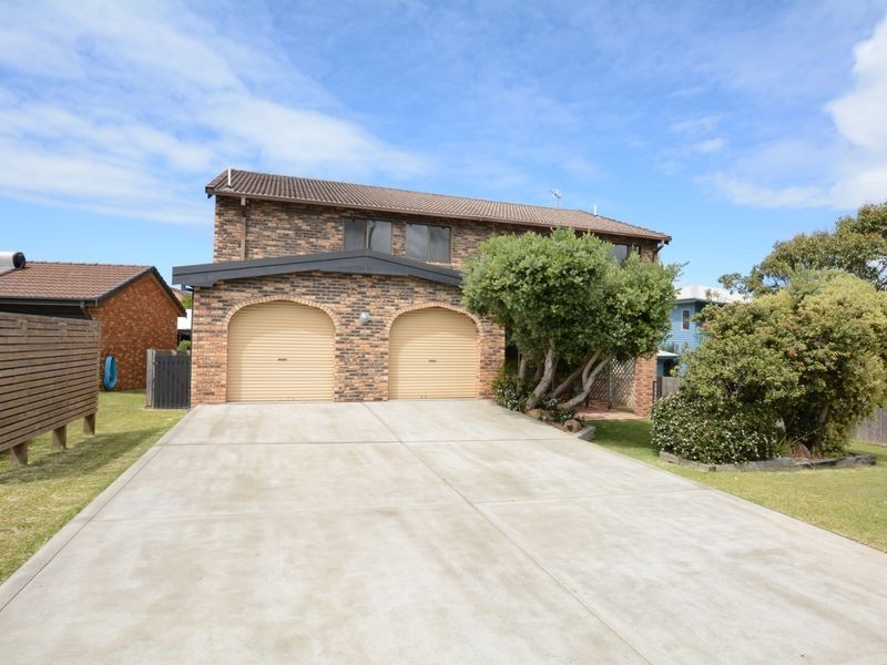 6 Pacific Street, Wallabi Point NSW 2430