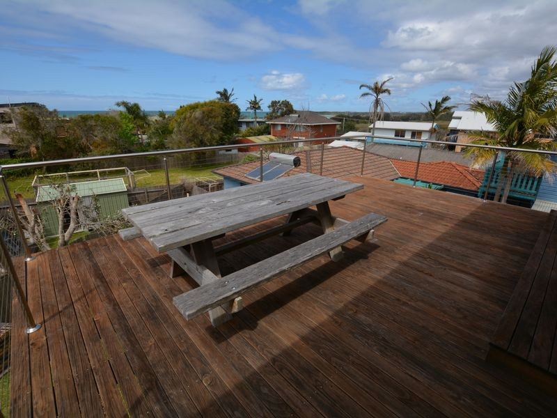 6 Pacific Street, Wallabi Point NSW 2430