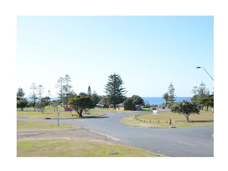 1 Old Bar Road, Old Bar NSW 2430
