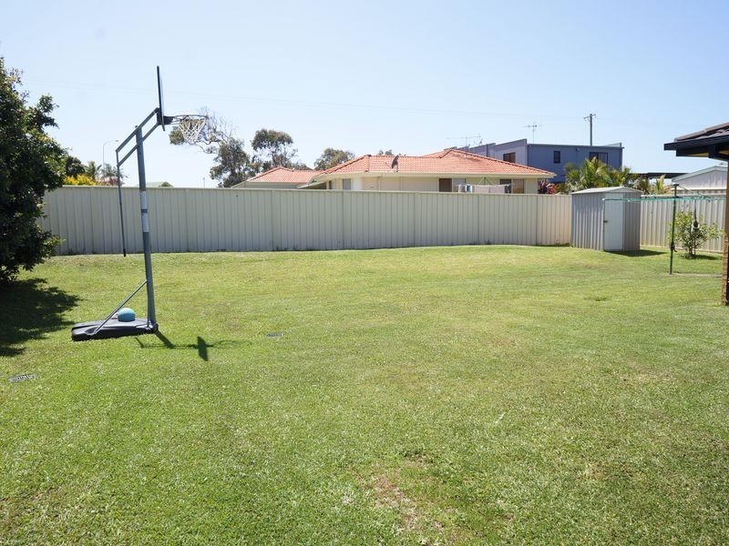 7 Surfsound Ave, Wallabi Point NSW 2430