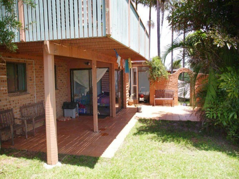 69 Waterman Street, Old Bar NSW 2430