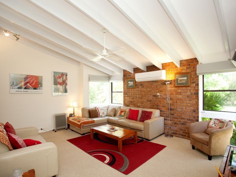 14 Oceanic Place, Old Bar NSW 2430