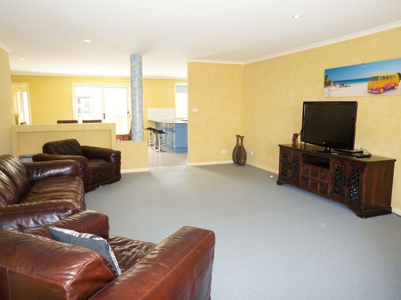 2/24 Wyden Street, Old Bar NSW 2430