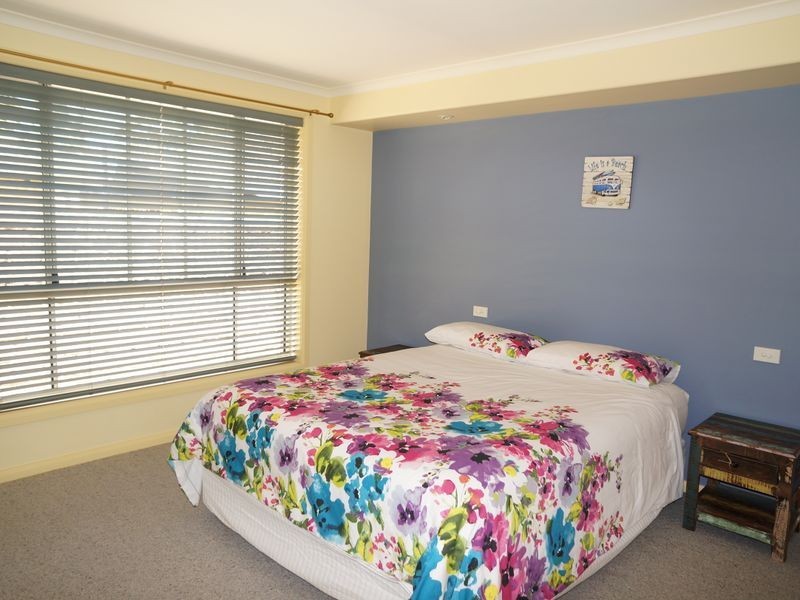 2/24 Wyden Street, Old Bar NSW 2430