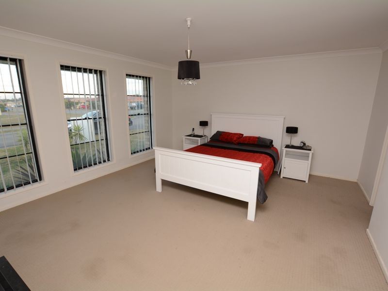 2 Threadfin Court, Old Bar NSW 2430