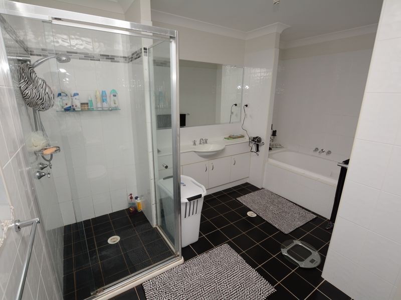 2 Threadfin Court, Old Bar NSW 2430