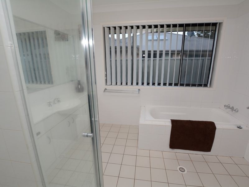 2 Threadfin Court, Old Bar NSW 2430