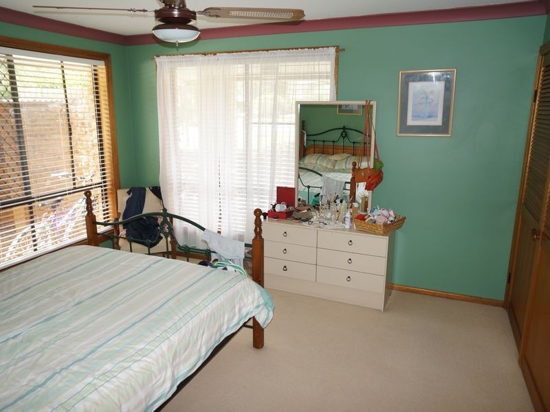 18 Oceanic Place, Old Bar NSW 2430